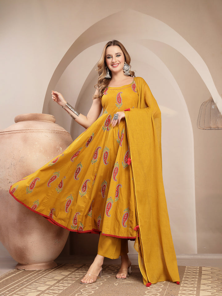 Solid Cotton Blend Anarkali Kurta Set With Dupatta