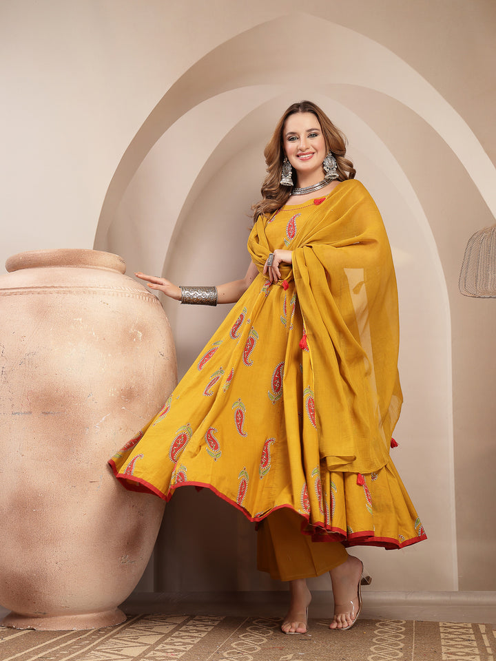Solid Cotton Blend Anarkali Kurta Set With Dupatta