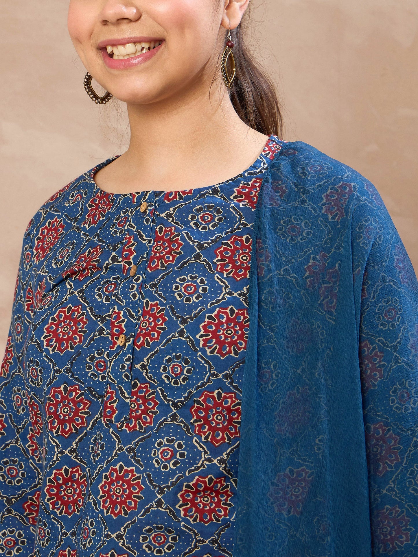 Girls Blue Floral Kurta With Pants & Dupatta