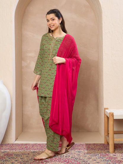 Girls Green Floral Short Kurta With Salwar