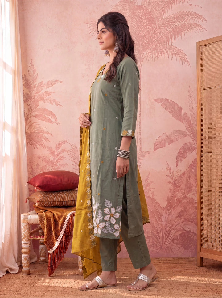 Straight Chanderi Silk Thared Work Kurta Trouser Dupatta Set