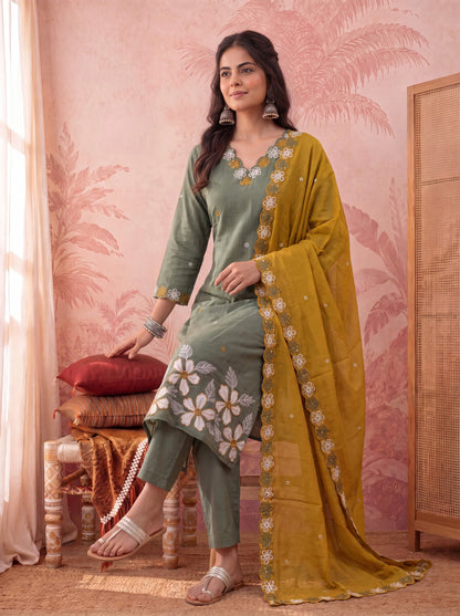 Straight Chanderi Silk Thared Work Kurta Trouser Dupatta Set