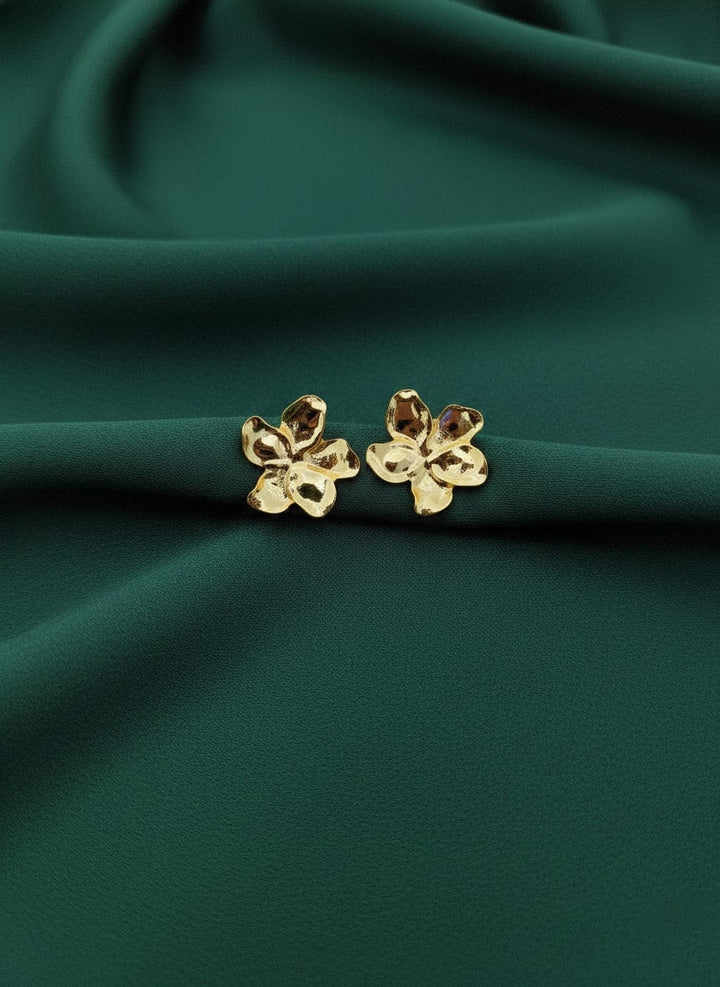 Beautiful Flower Shaped Classic Studs