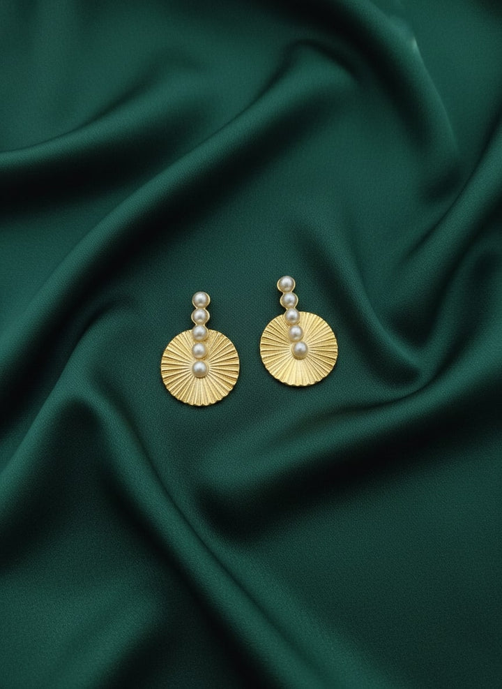 Korean Style Pearls in Round Shape Drop Earring