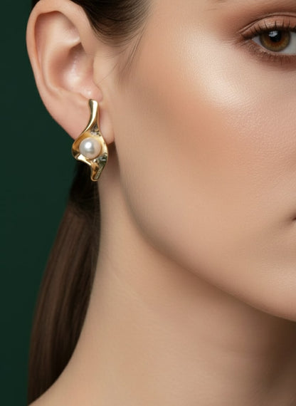 Beautiful Leaf With Pearl Earrings