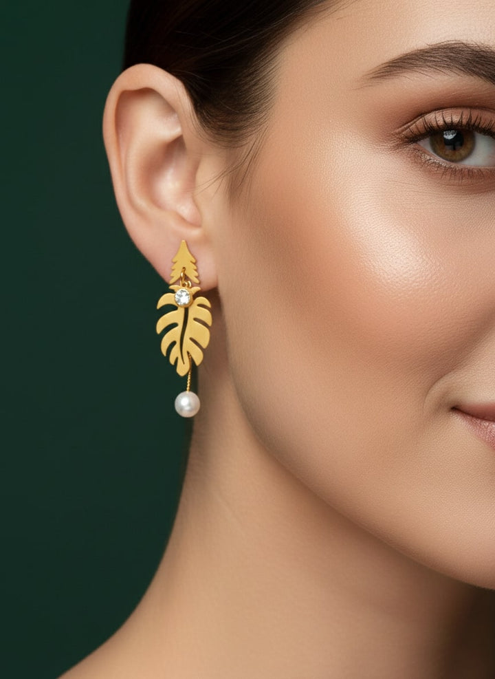 Golden Leaf With Pearl Earring