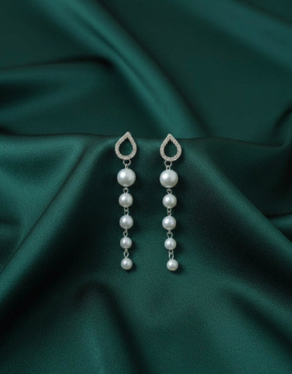 Trendy Pearls Earrings