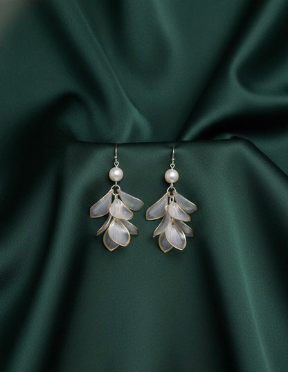 Beautiful Pearl With White Petals Earrings