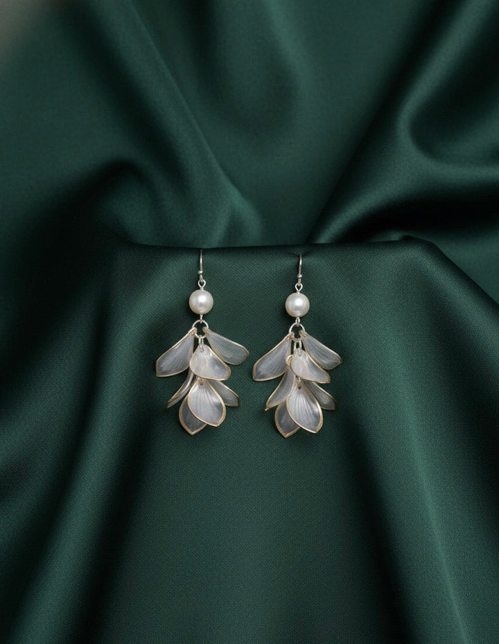 Beautiful Pearl With White Petals Earrings