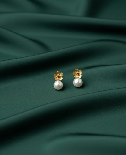 Beautiful Pearl Drop Earring