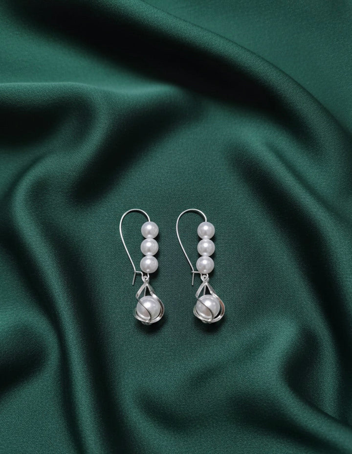 Fancy Pearls Earrings