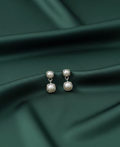 Pearl drop Earrings