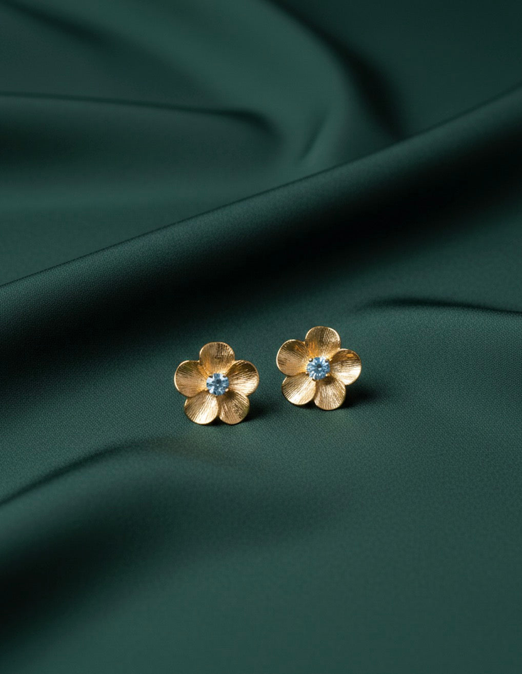 Women Gold Plated Flower Shaped Earing