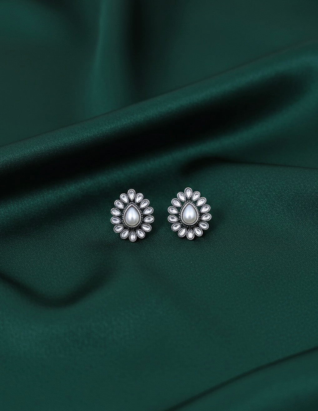 Women Silver Plated Polki Studs Earing