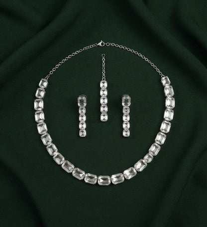 Silver Plated Kundan Necklace With Earings & Mang Tika Set