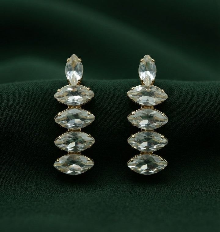 Silver Plated Kundan Necklace With Earings &amp; Mang Tika Set