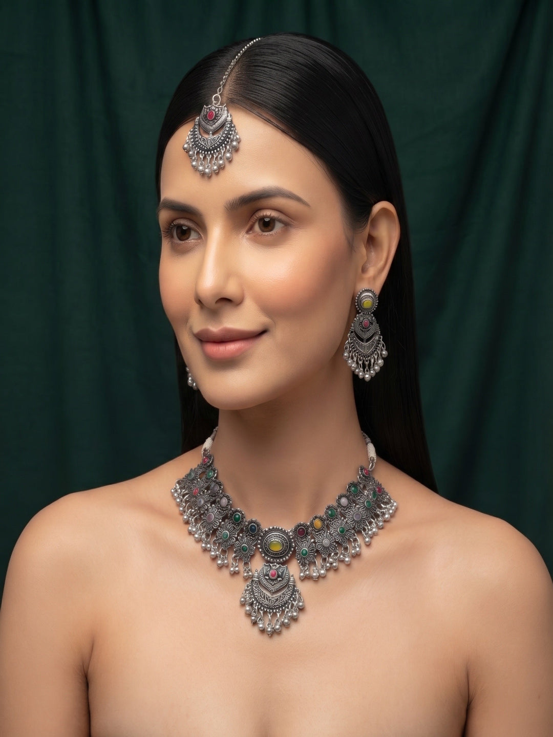 Women Silver Plated Traditional Jewellery Set With Mang Tika