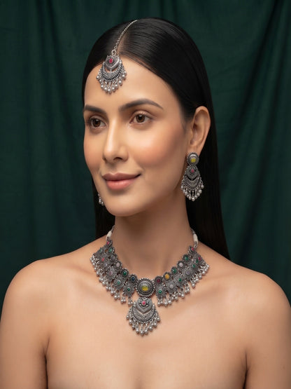 Women Silver Plated Traditional Jewellery Set With Mang Tika