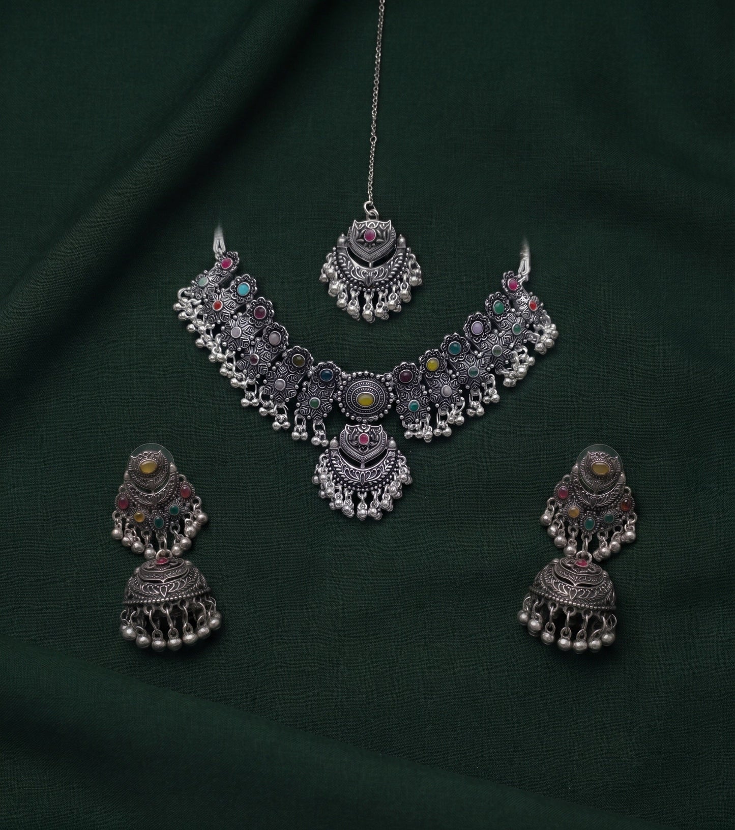 Women Silver Plated Traditional Jewellery Set With Mang Tika