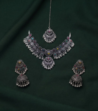 Women Silver Plated Traditional Jewellery Set With Mang Tika