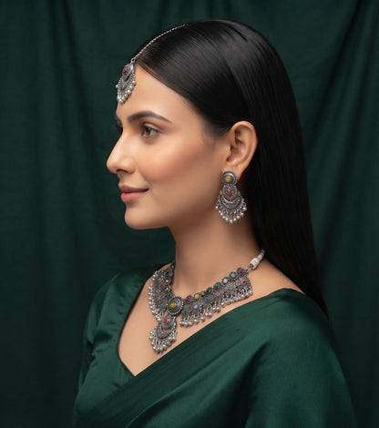Women Silver Plated Traditional Jewellery Set With Mang Tika