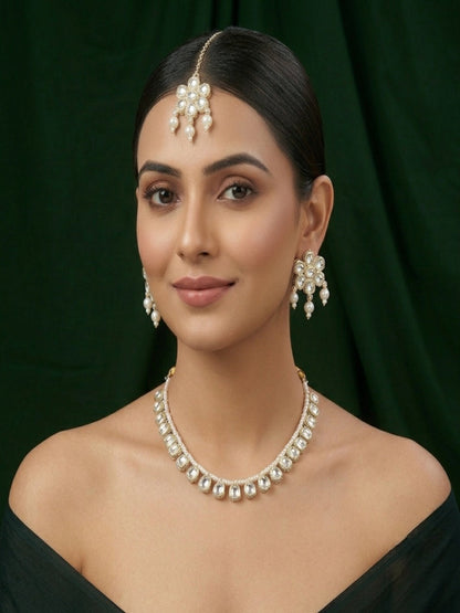 Women Gold Plated Kundan Beaded Jewellery Set With Mang Tika