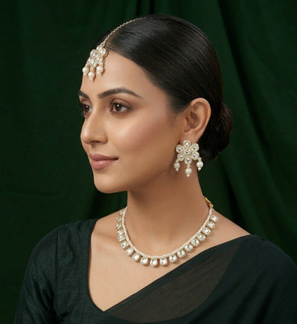 Women Gold Plated Kundan Beaded Jewellery Set With Mang Tika