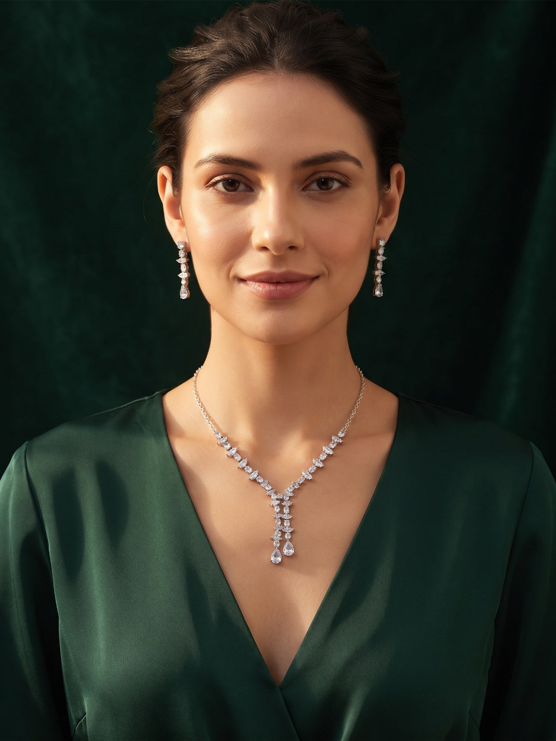 Women Silver Plated Diamond Jewellery Set