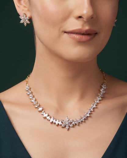 Women Gold Plated Kundan Beaded Jewellery Set