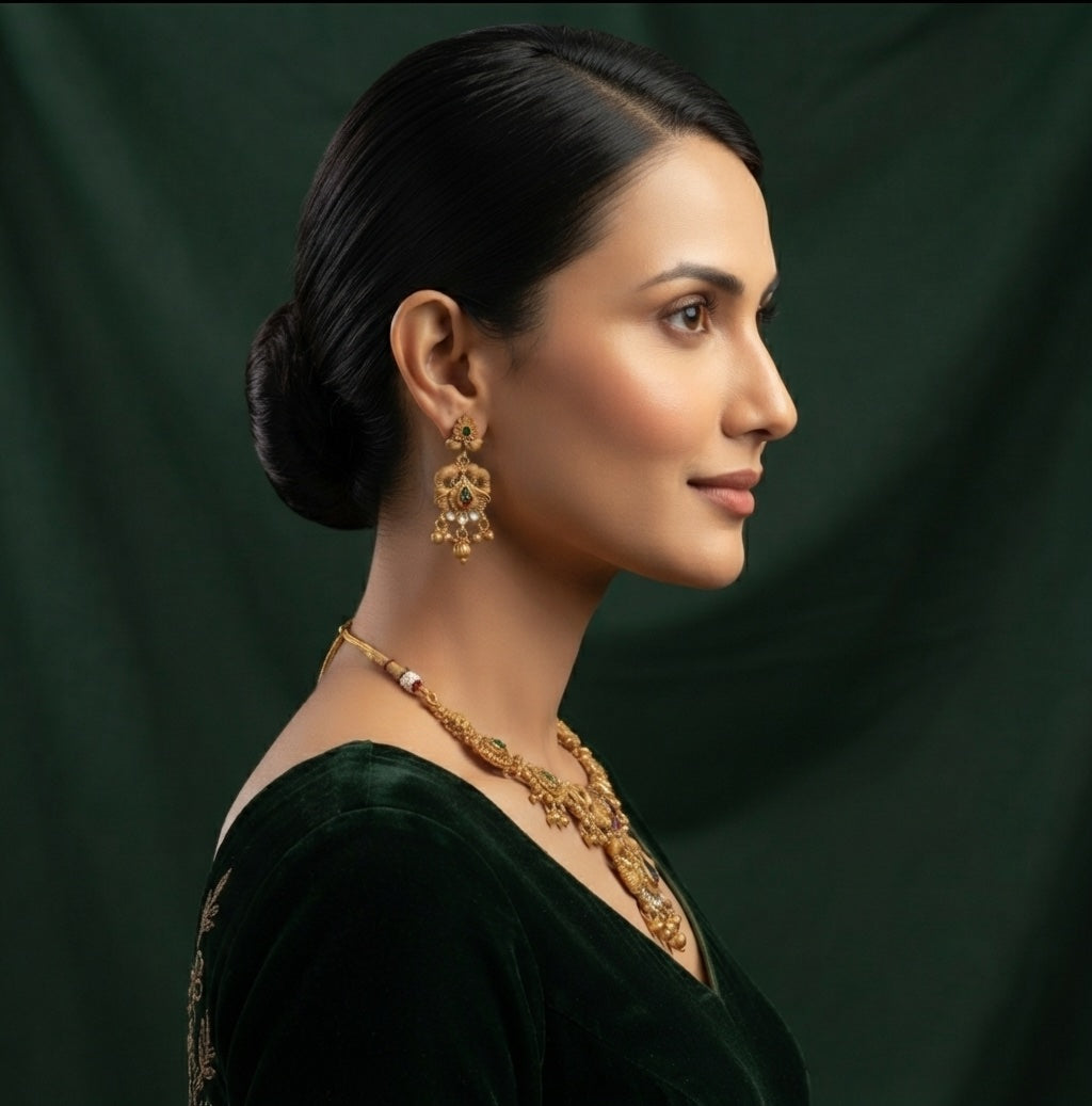 Women Gold Plated Traditional Jewellery Set