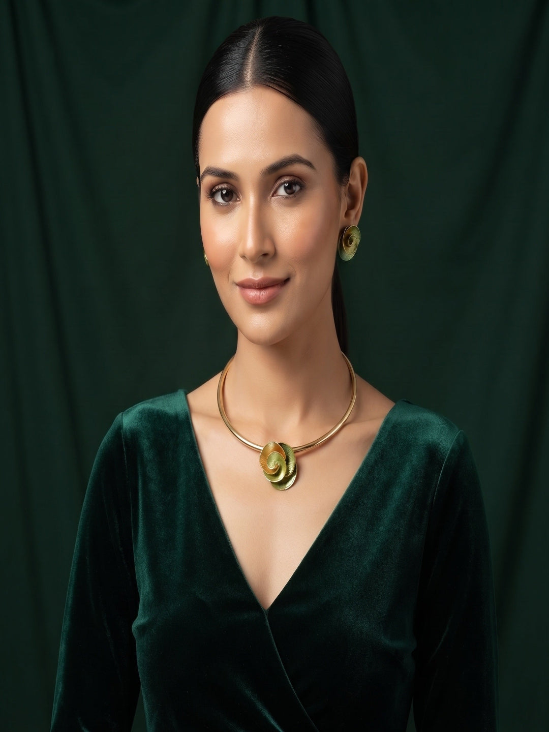 Women Gold Plated Contamprery Jewellery Set