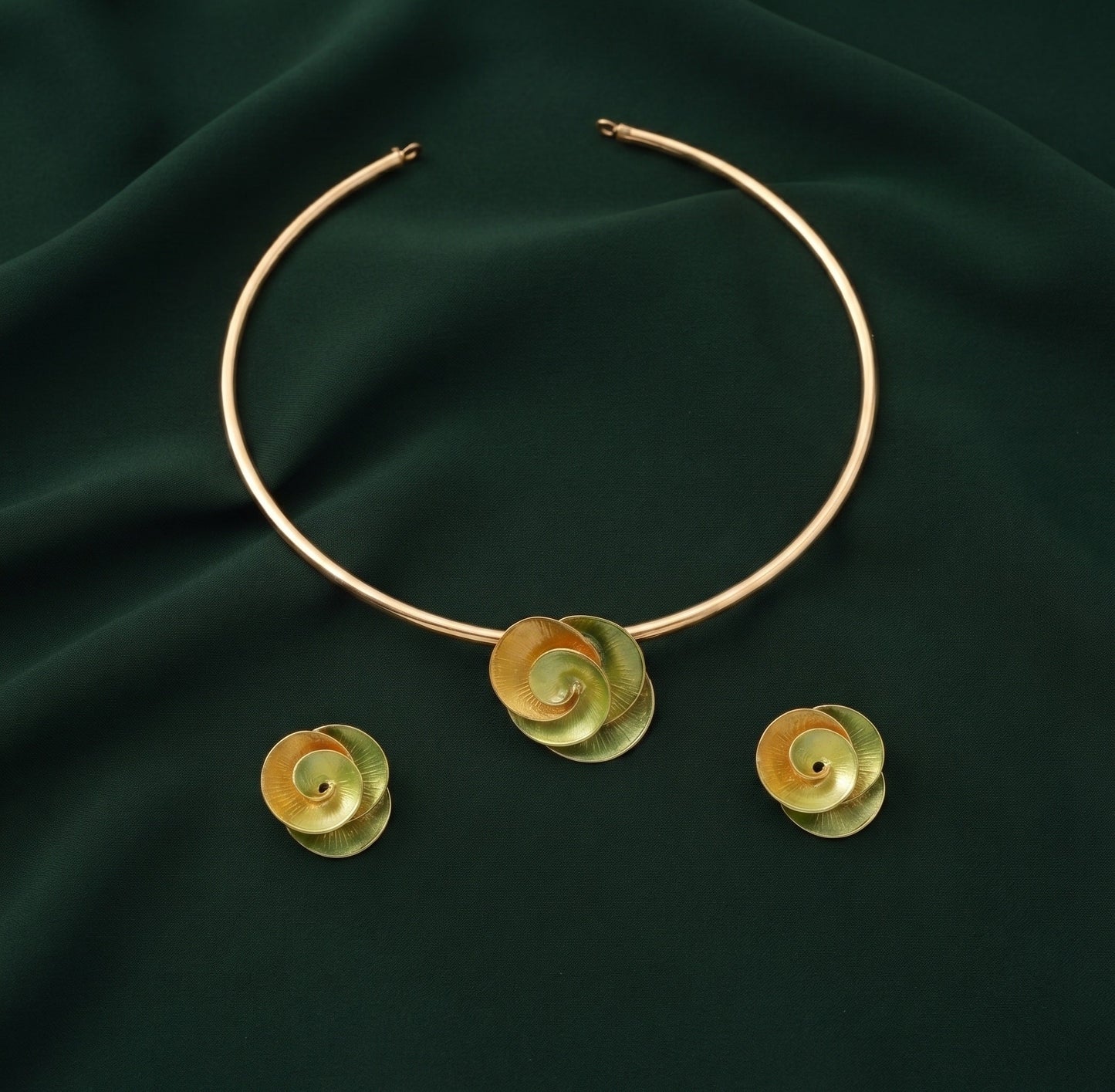 Women Gold Plated Contamprery Jewellery Set
