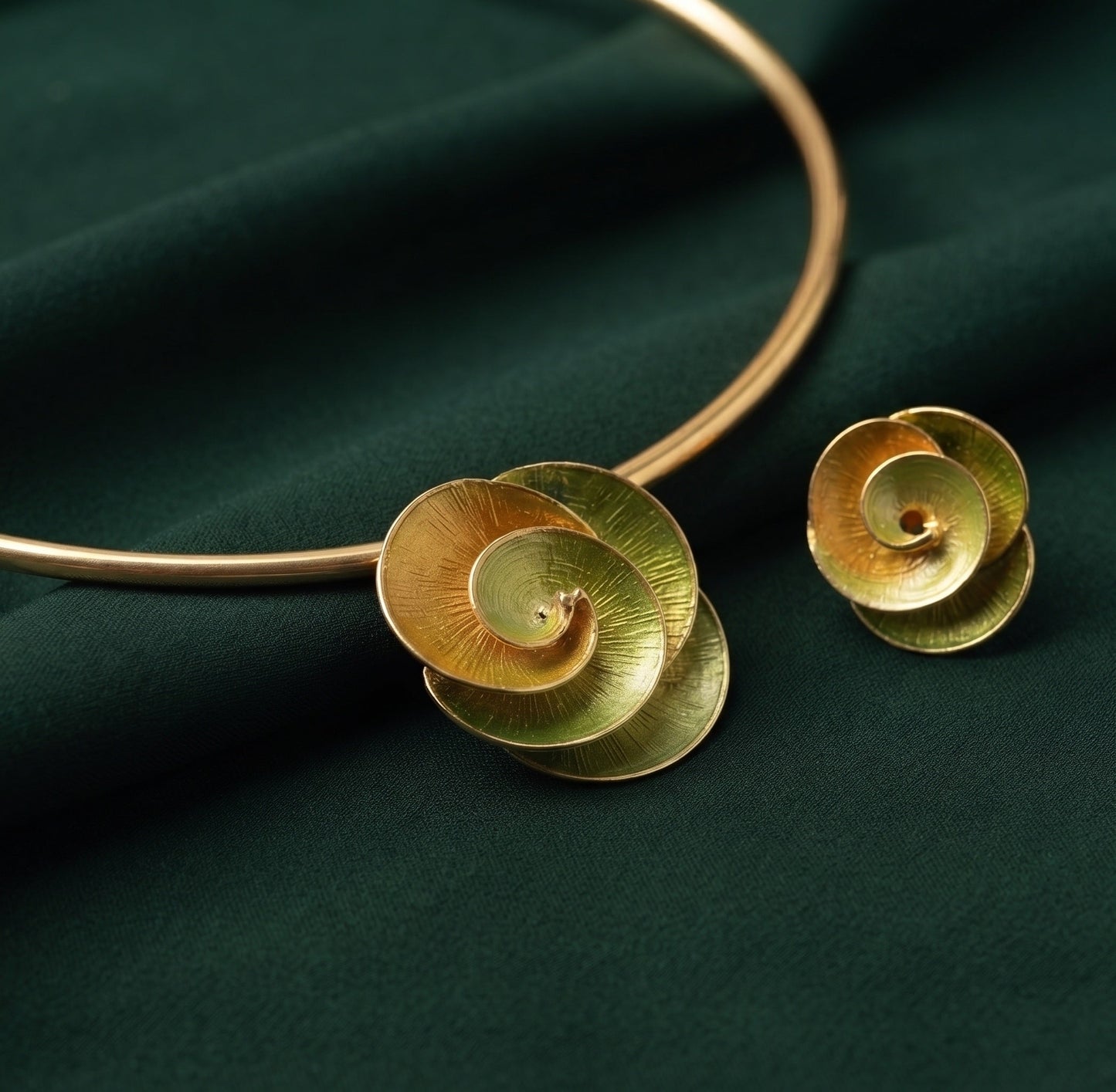 Women Gold Plated Contamprery Jewellery Set