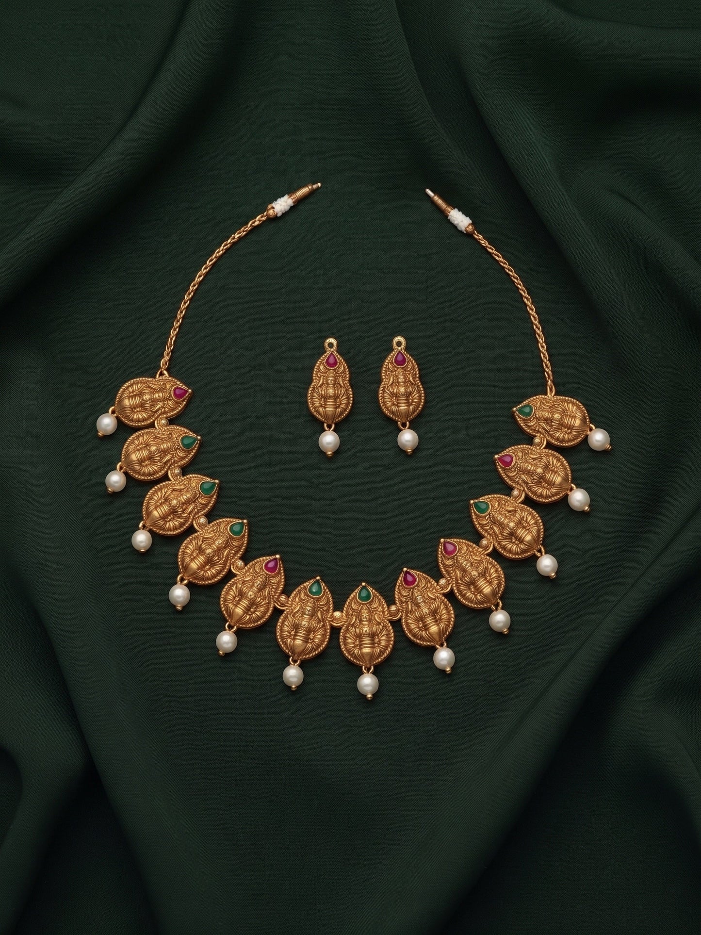 Women Gold Plated Traditional Jewellery Set