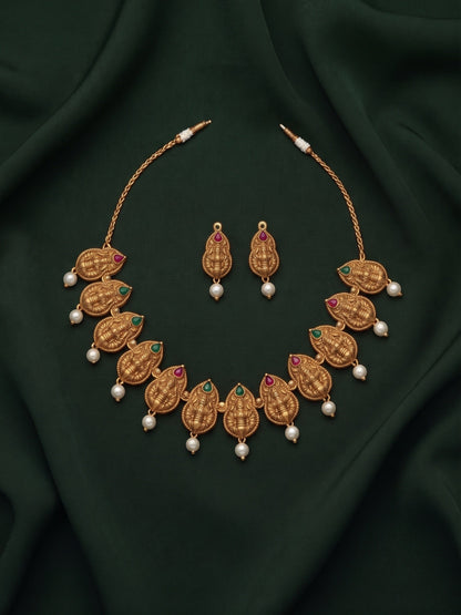 Women Gold Plated Traditional Jewellery Set