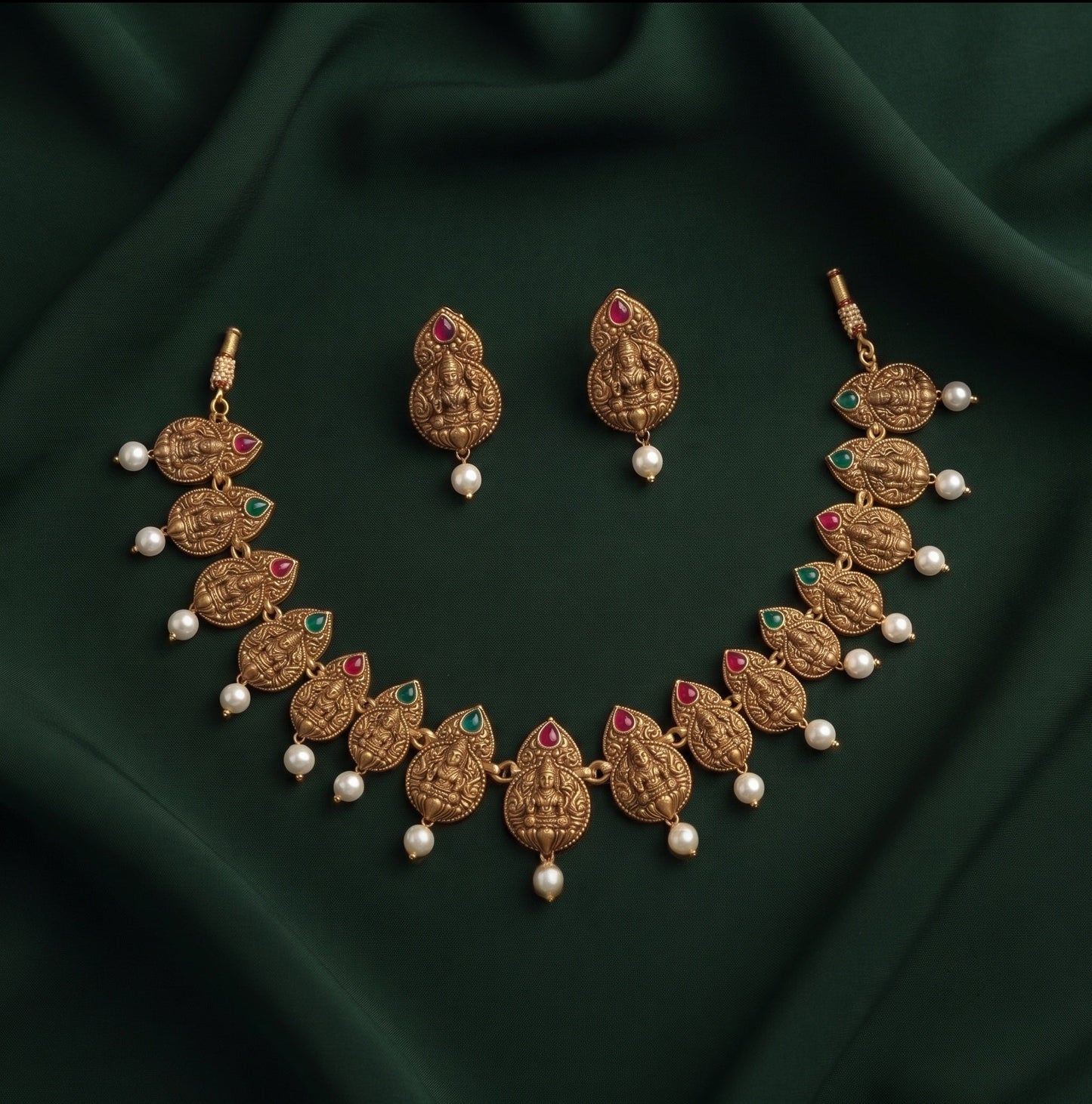 Women Gold Plated Traditional Jewellery Set