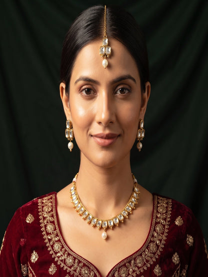 Women Gold Plated Kundan Beaded Jewellery Set With Mang Tikka