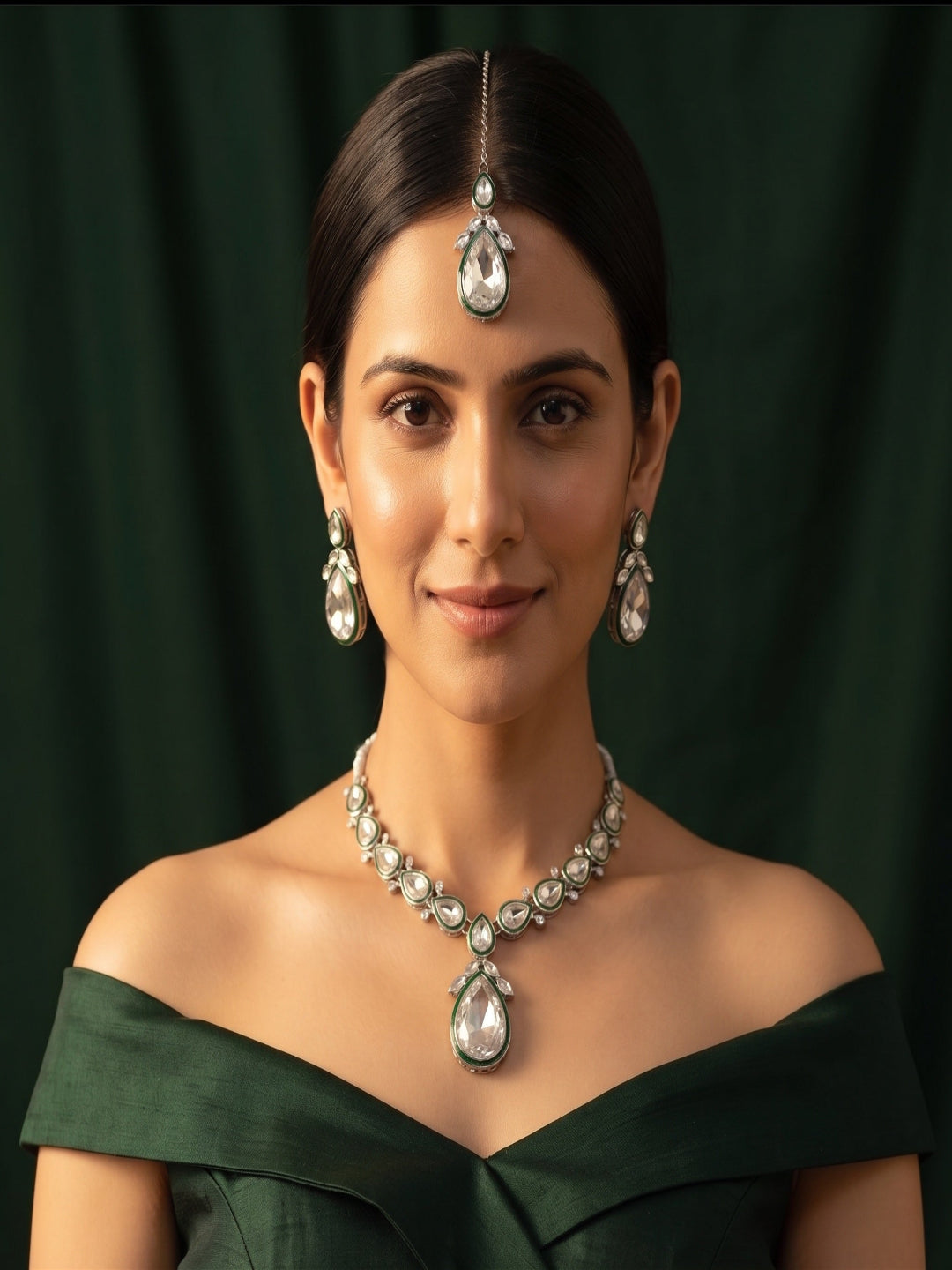 Women Silver Plated Trendy Kundan Jewellery Set With Mang Tikka