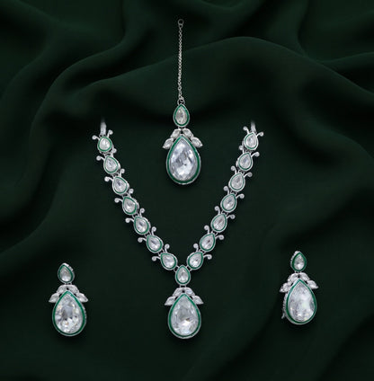 Women Silver Plated Trendy Kundan Jewellery Set With Mang Tikka