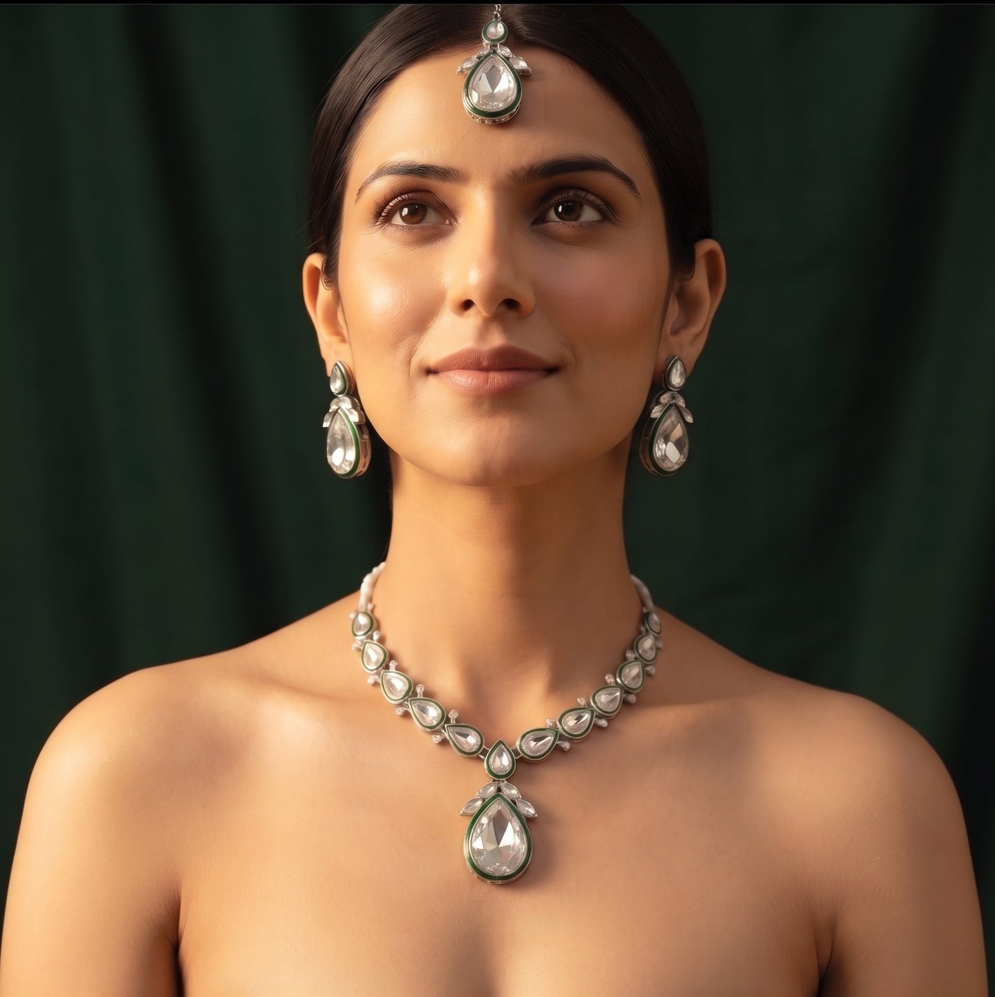 Women Silver Plated Trendy Kundan Jewellery Set With Mang Tikka