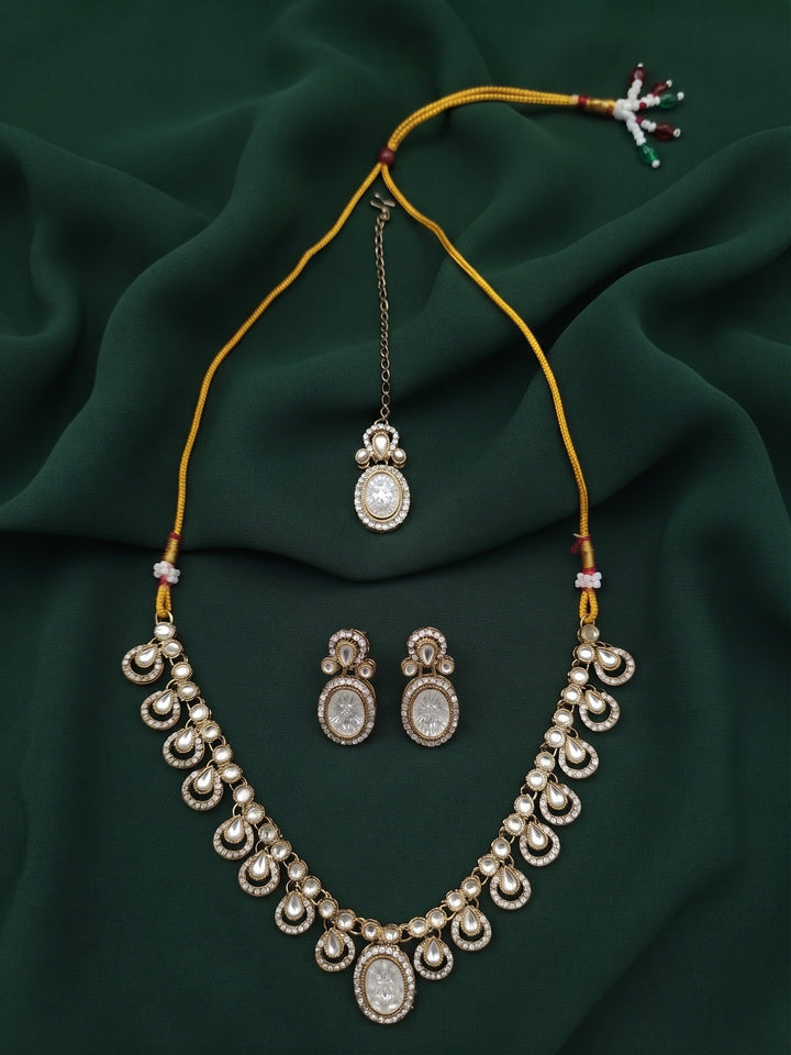 Gold Plated Kundan Beaded Jewellery Set With Mang Tika