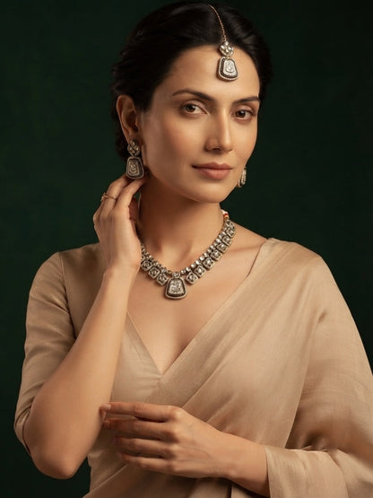 Gold Plated Kundan Beaded Jewellery Set With Mang Tika