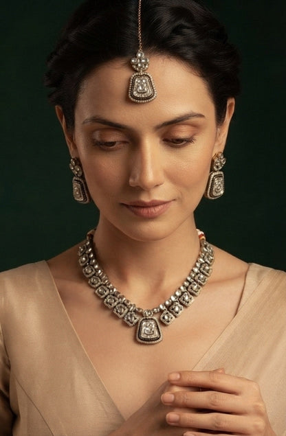 Gold Plated Kundan Beaded Jewellery Set With Mang Tika