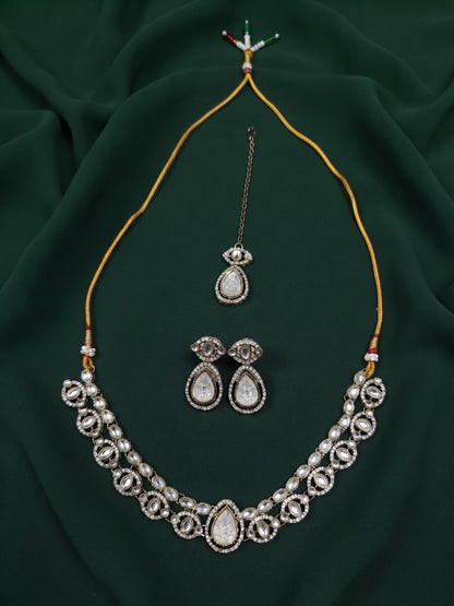Gold Plated Kundan Beaded Jewellery Set With Mang Tika