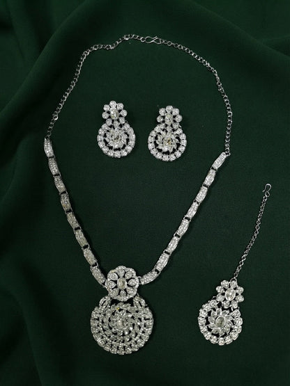 Silver Plated Kundan Beaded Jewellery Set With Mang Tikka