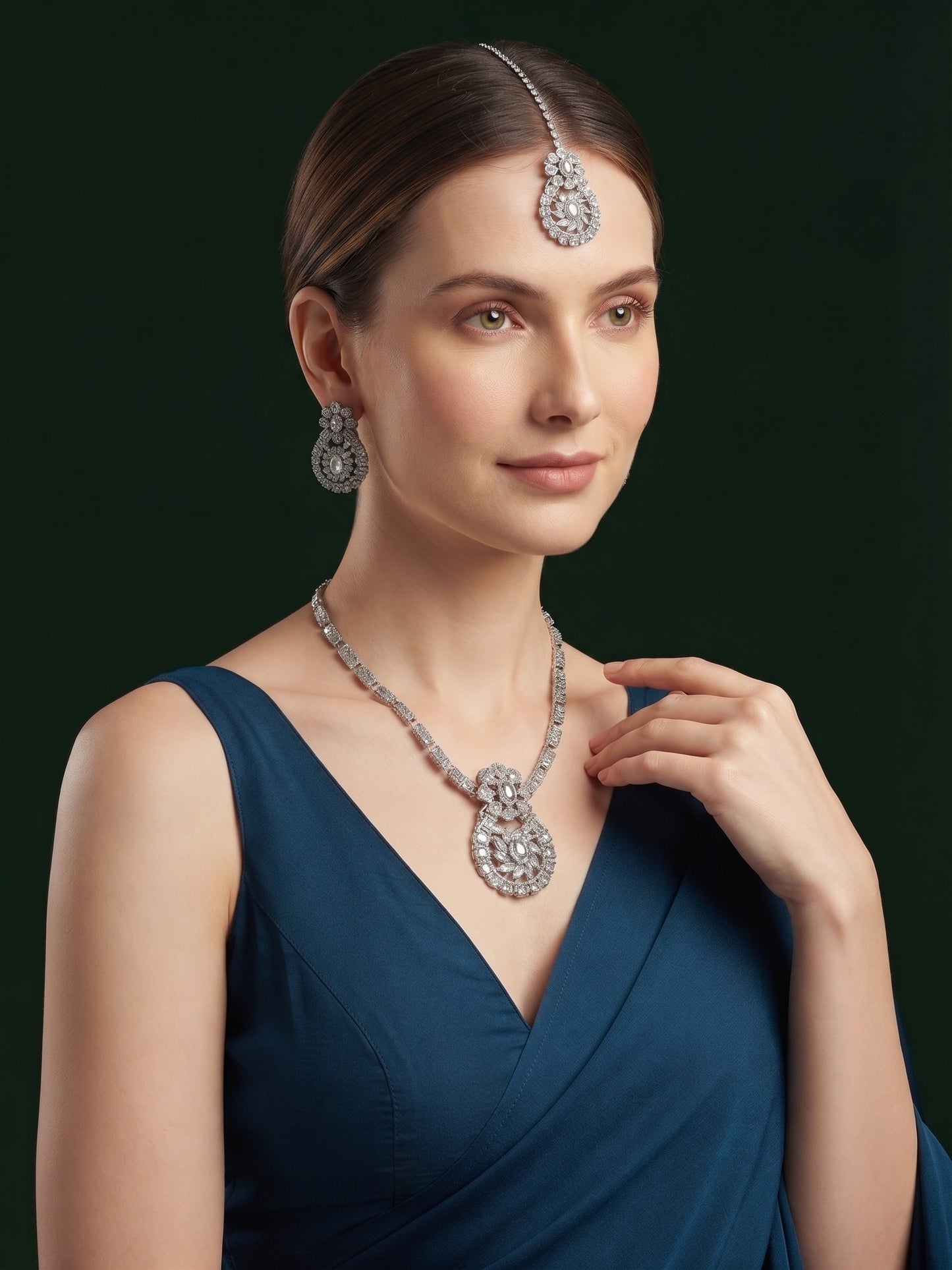 Silver Plated Kundan Beaded Jewellery Set With Mang Tikka