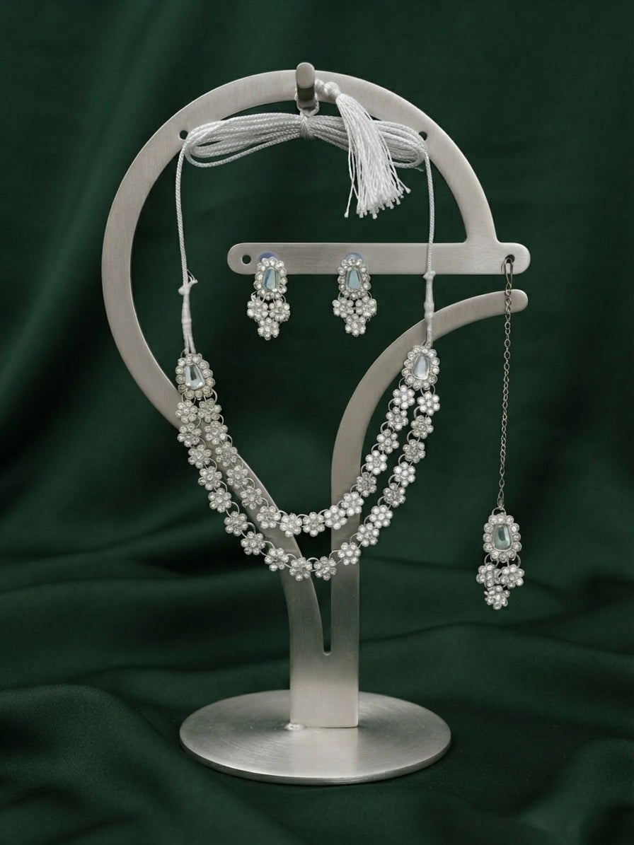 Silver Plated Kundan Beaded Jewellery Set With Mang Tikka