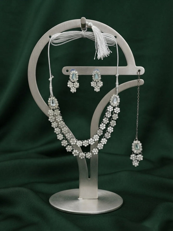 Silver Plated Kundan Beaded Jewellery Set With Mang Tikka