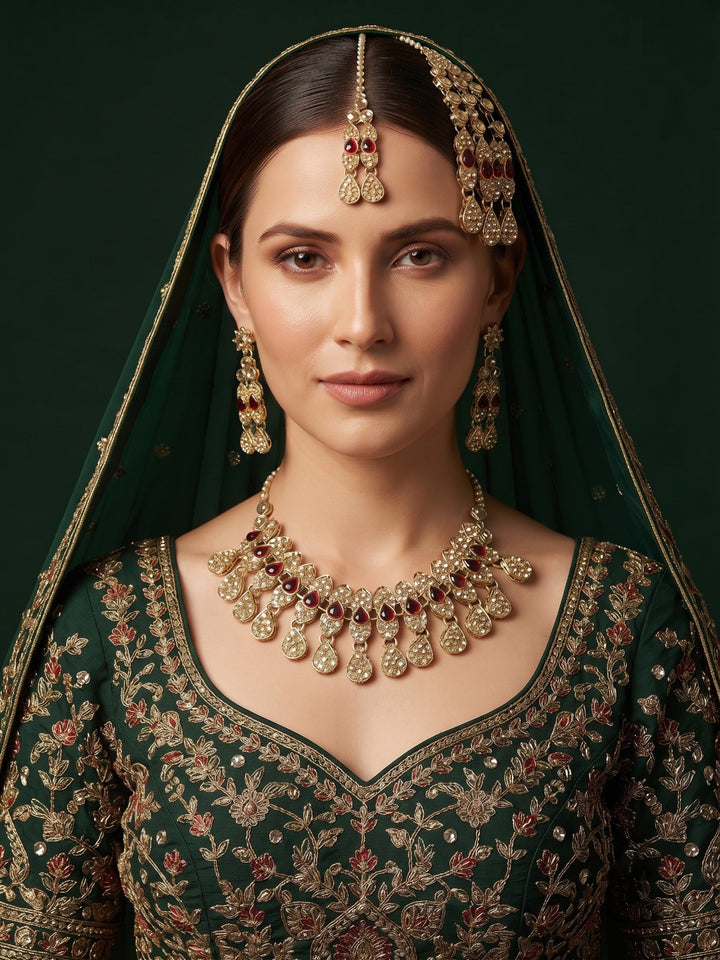 Gold-Toned Diamond Bridal Jewellery Set With Mang Tik &amp; Pasa