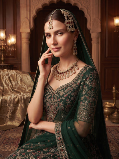 Gold-Toned Diamond Bridal Jewellery Set With Mang Tik & Pasa